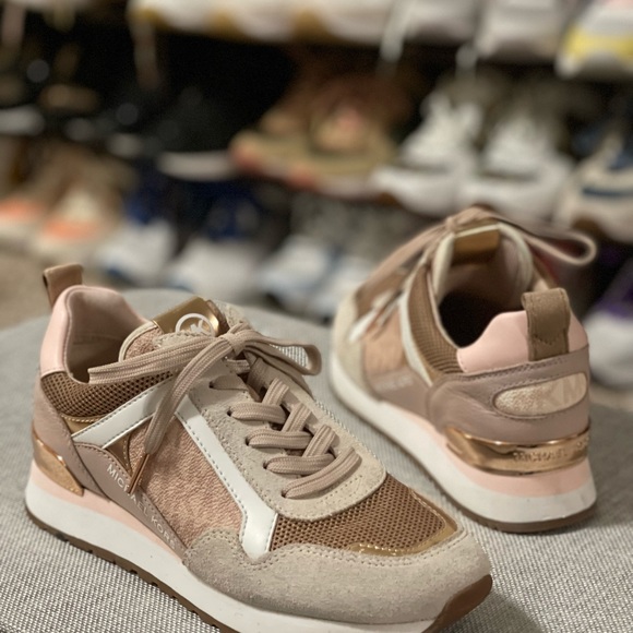 Michael Kors shoes - Picture 2 of 4